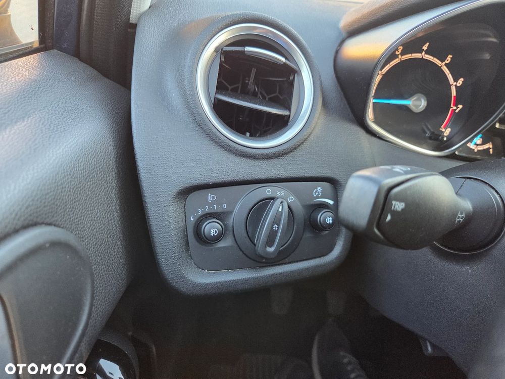 Ford Fiesta 1.4 Titanium - 21