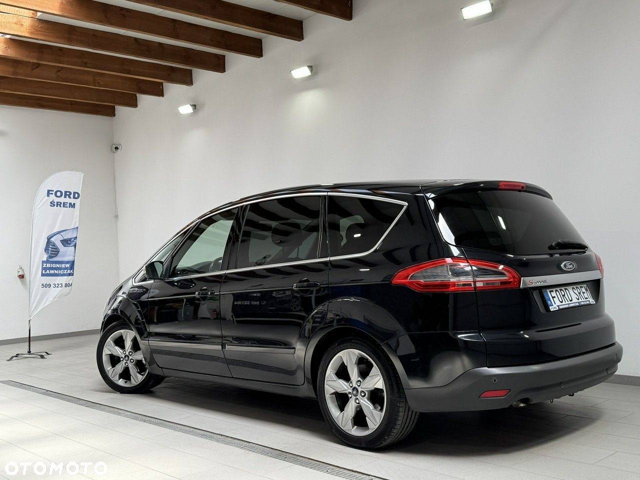 Ford S-Max - 17