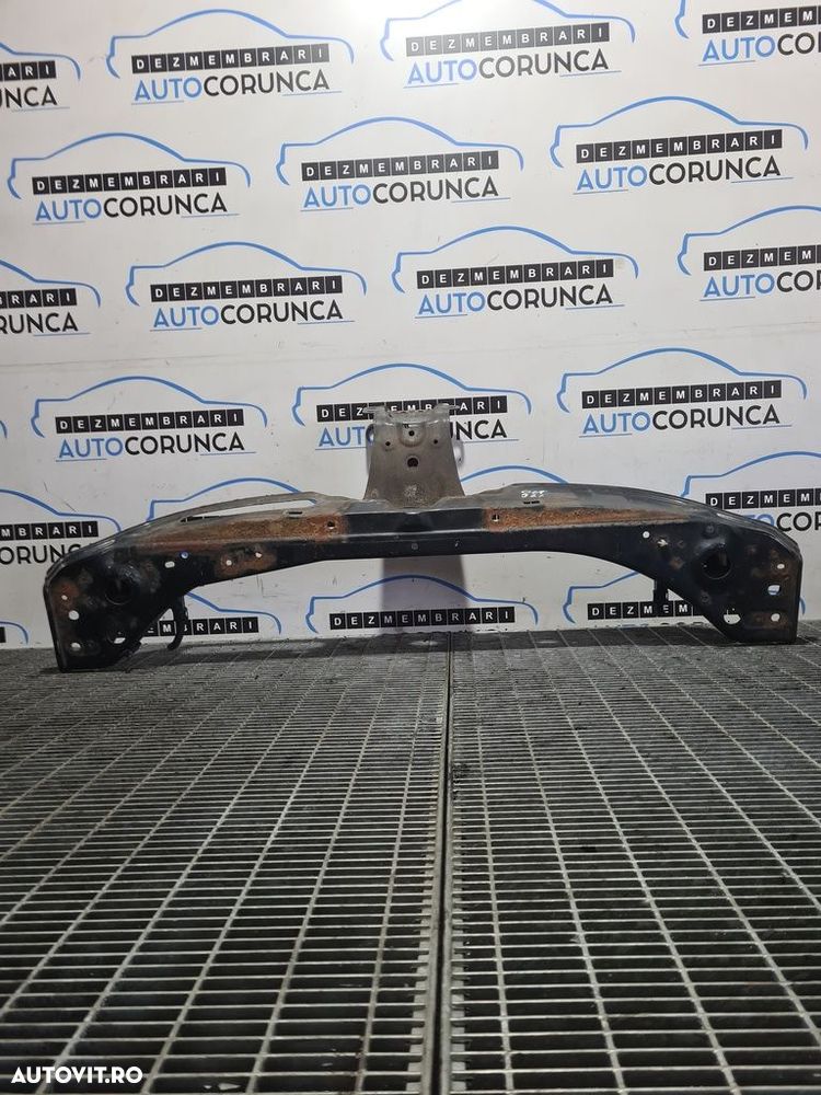 Trager Mitsubishi Outlander 2007 - 2012 SUV 4 Usi (931) - 1
