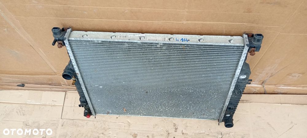 Chłodnica wody płynu Mercedes ML W164 3.0 CDI A2515000103 - 2