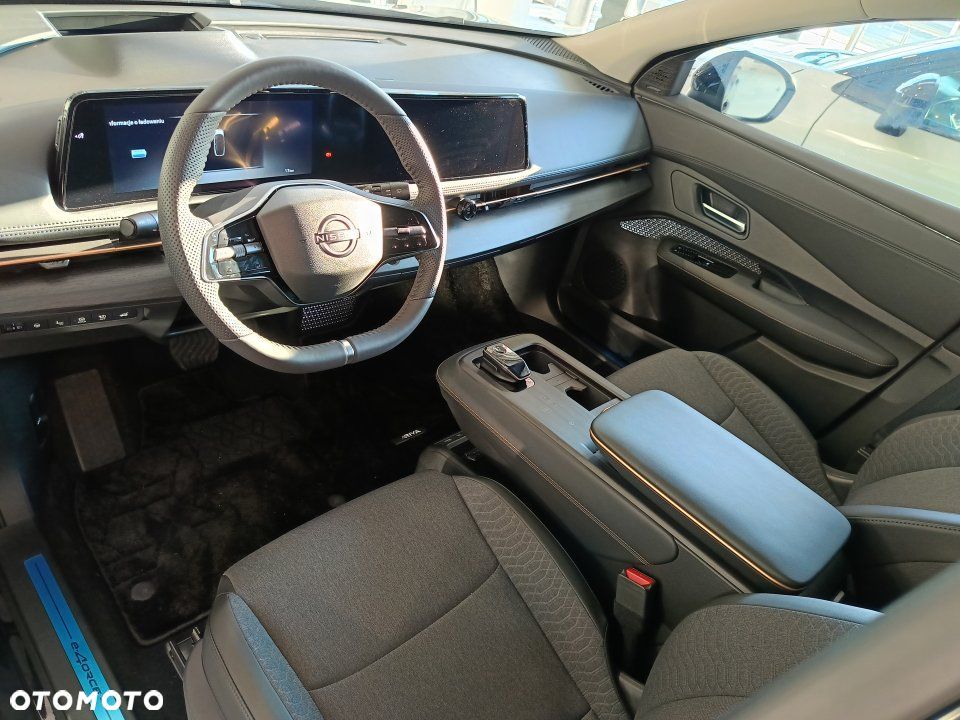 Nissan Ariya - 12