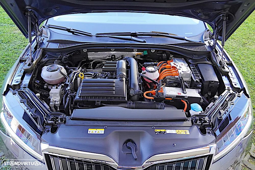 Skoda Superb Break 1.4 TSI iV Laurin&Klement DSG - 14