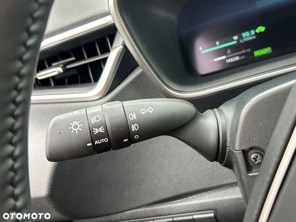 Toyota Corolla 1.8 Hybrid Style - 17