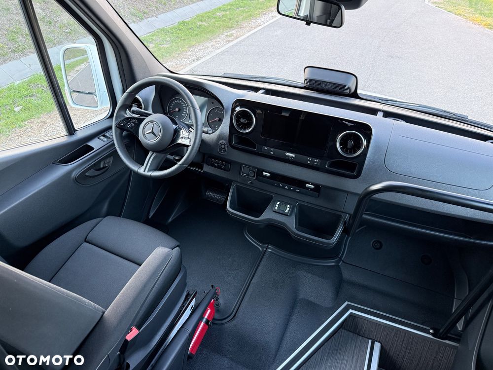 Mercedes-Benz Sprinter 519 - 36