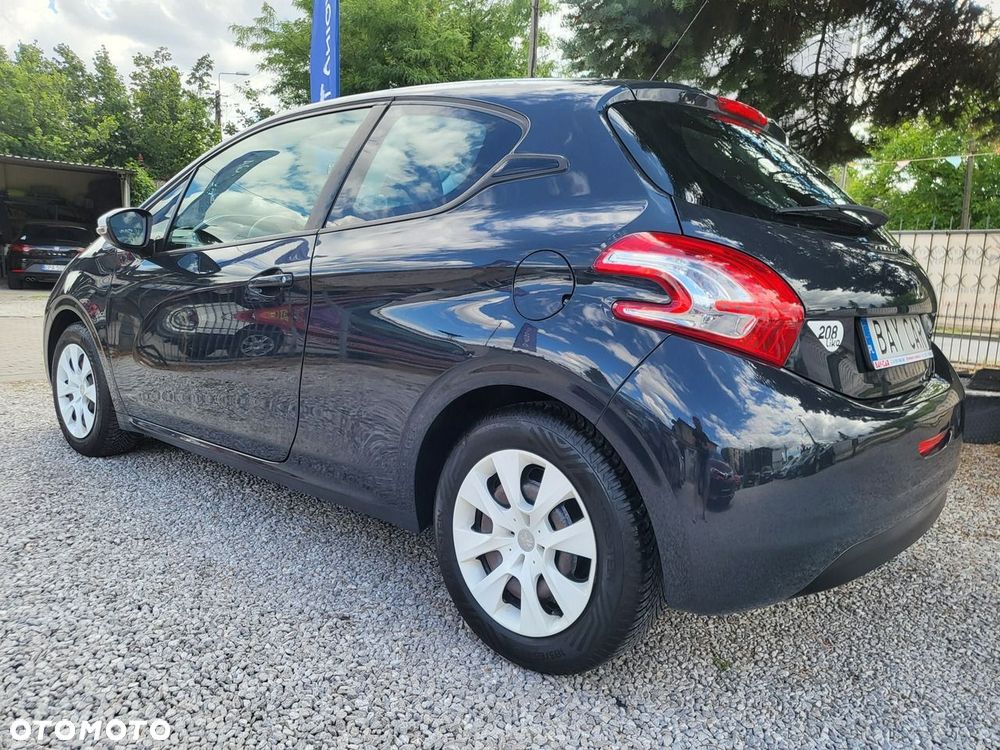 Peugeot 208 - 12