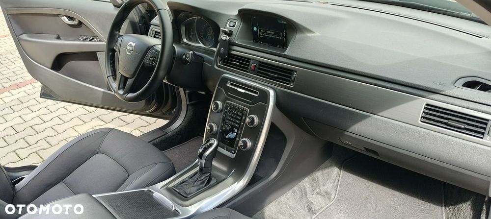 Volvo V70 D3 Momentum - 11