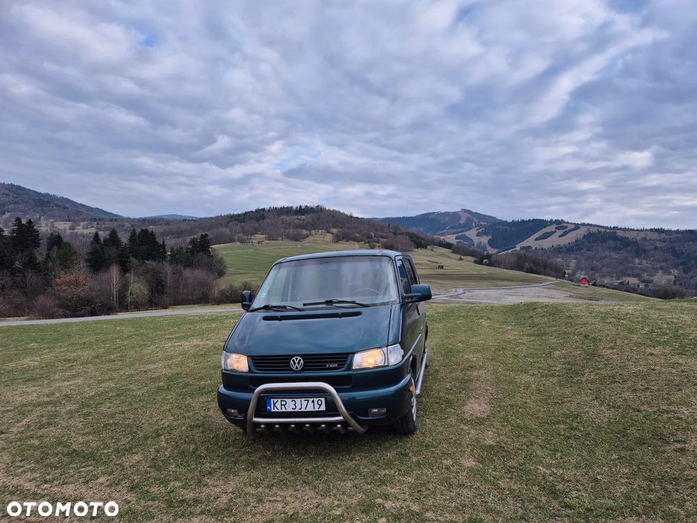 Volkswagen Multivan - 1