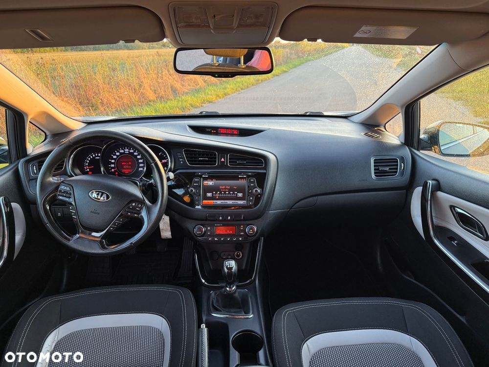 Kia Ceed 1.6 GDI Dream Team Edition - 15