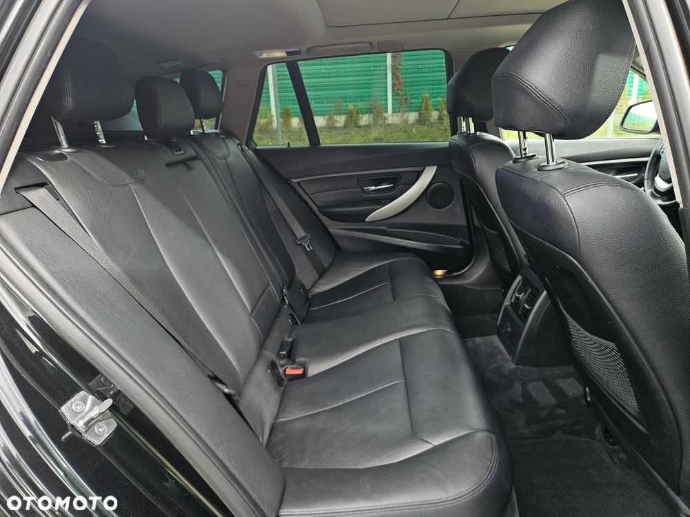 BMW Seria 3 320d Touring xDrive - 25