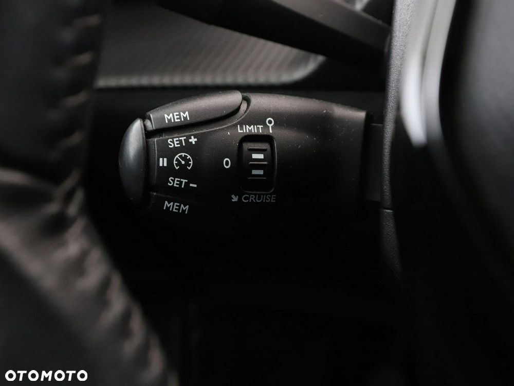 Peugeot 2008 1.5 BlueHDi Active S&S - 33