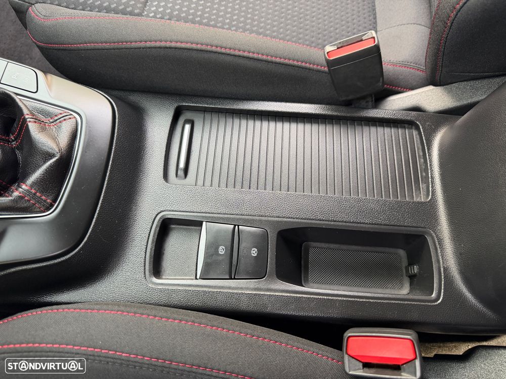 Ford Focus 1.0 EcoBoost ST-Line - 12