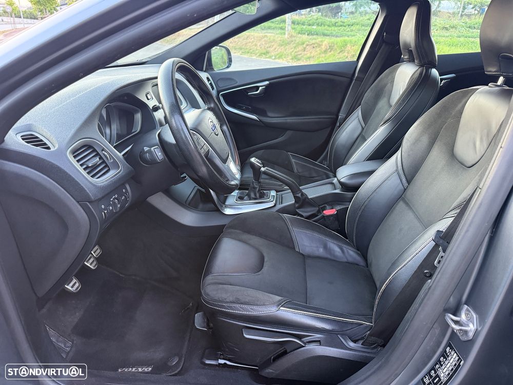 Volvo V40 D2 R Design — fotografia 10