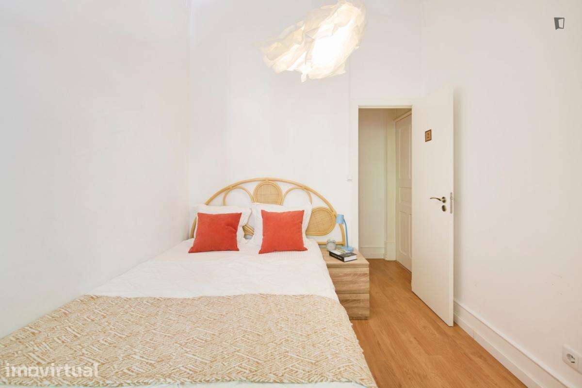 Quarto - localizado em Marquês de Pombal Lisbon - Grande imagem: 2/29