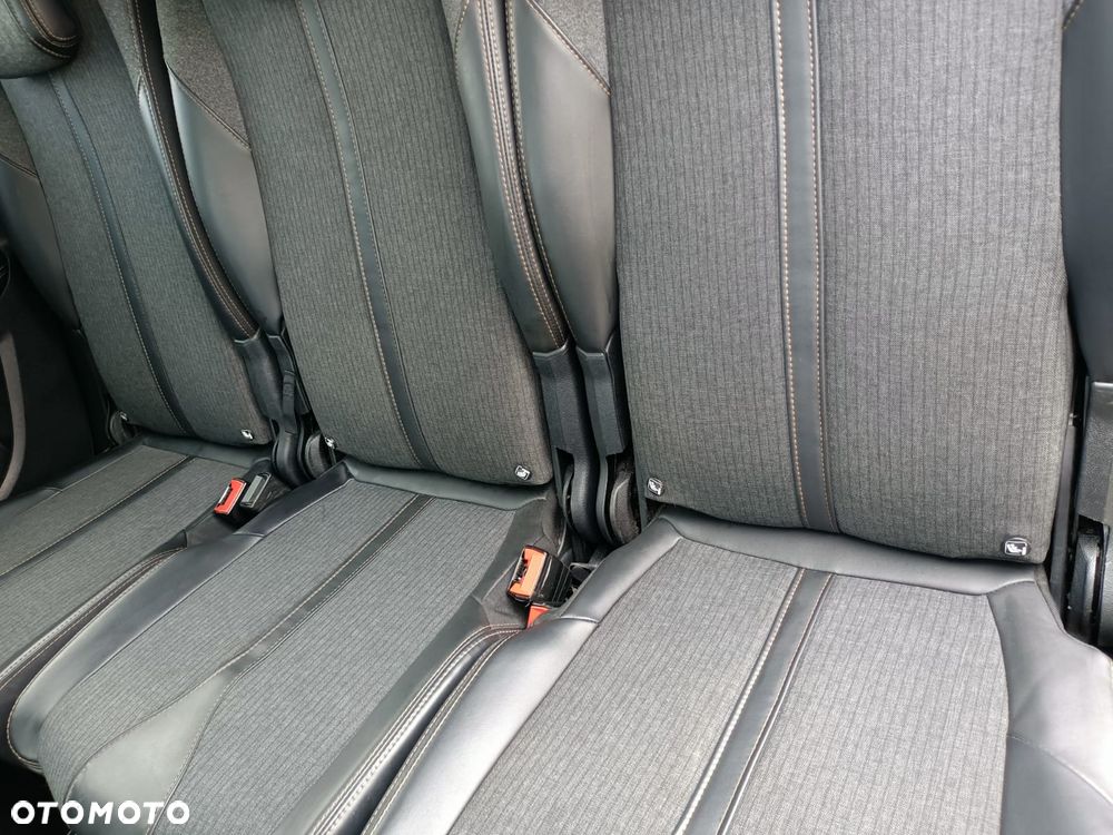 Peugeot 5008 BlueHDi 120 Allure - 25