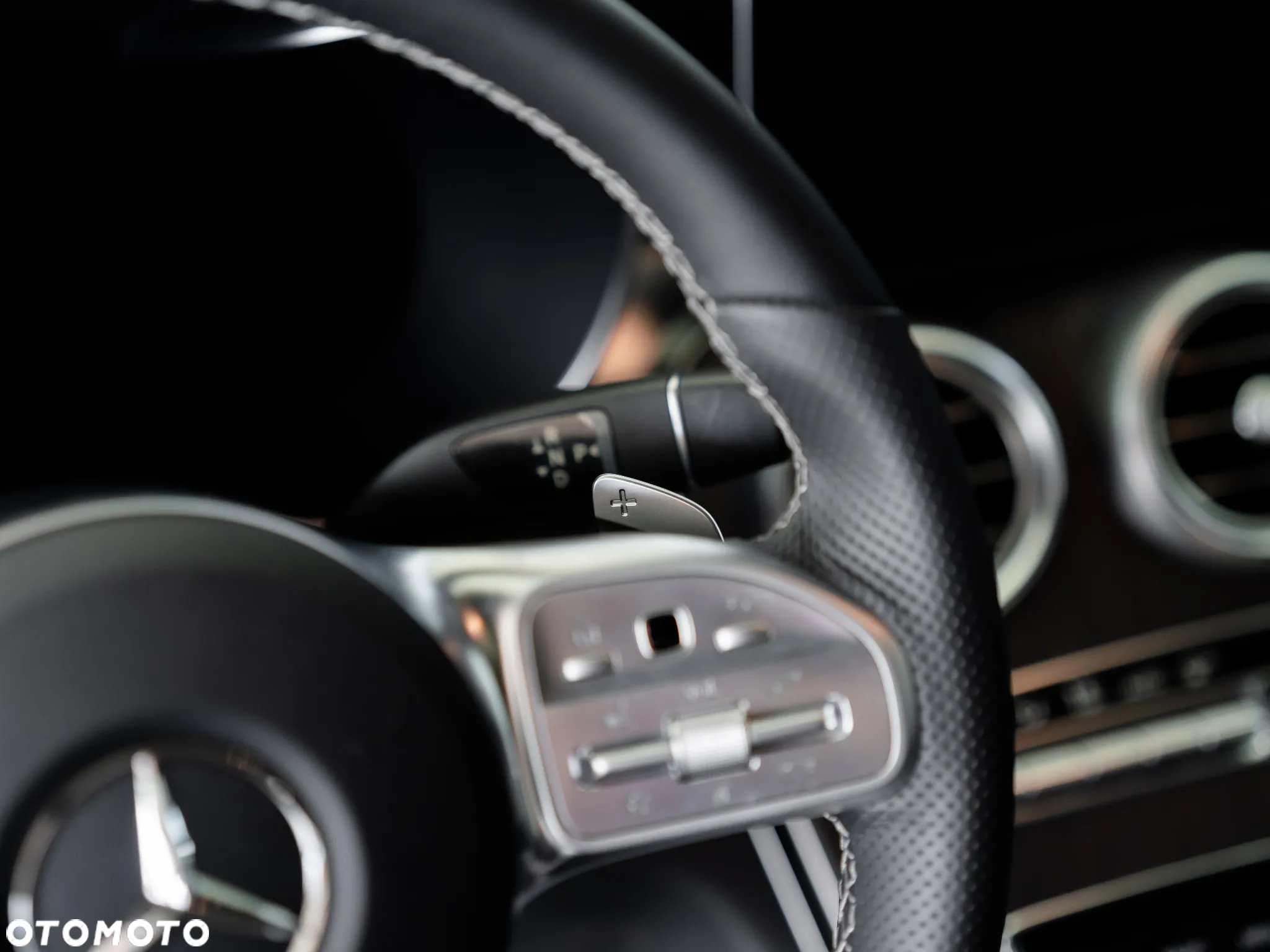 Mercedes-Benz Klasa C 300 4MATIC 9G-TRONIC - 24