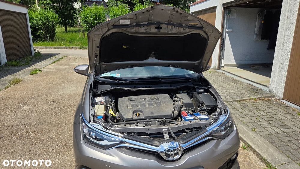 Toyota Auris 1.6 Premium Comfort - 25