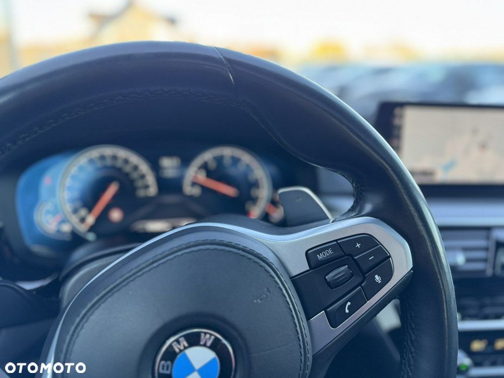 BMW Seria 5 520i M Sport sport - 24