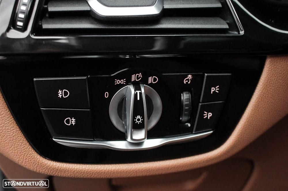 BMW 520 d Line Luxury Auto - 11