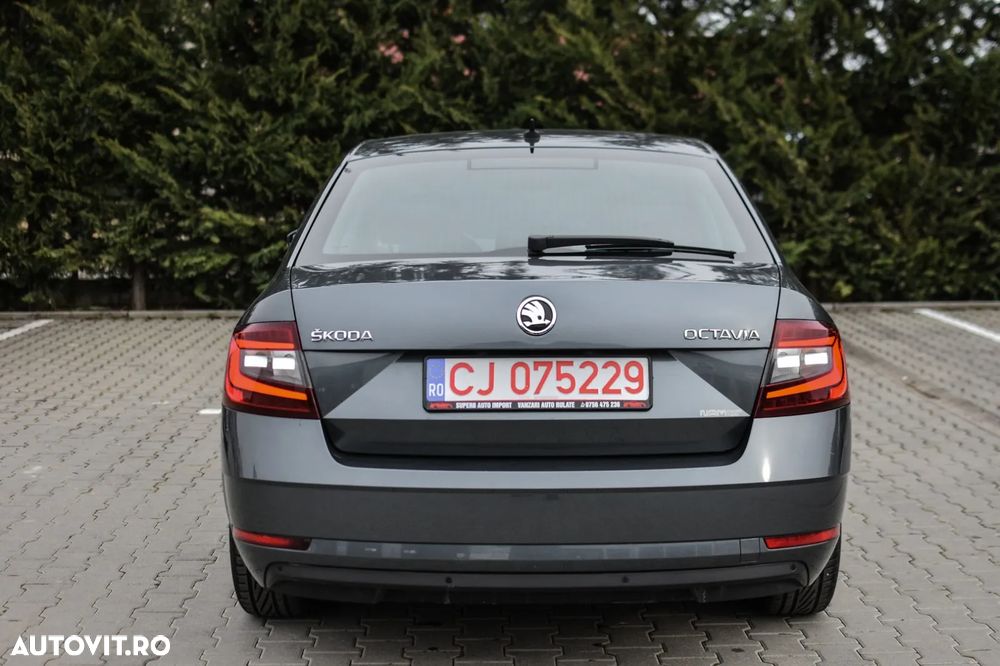Skoda Octavia 1.6 TDI DSG Clever - 7