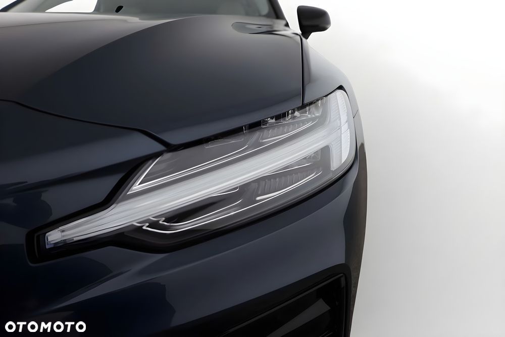 Volvo V60 B4 B Plus Dark - 22