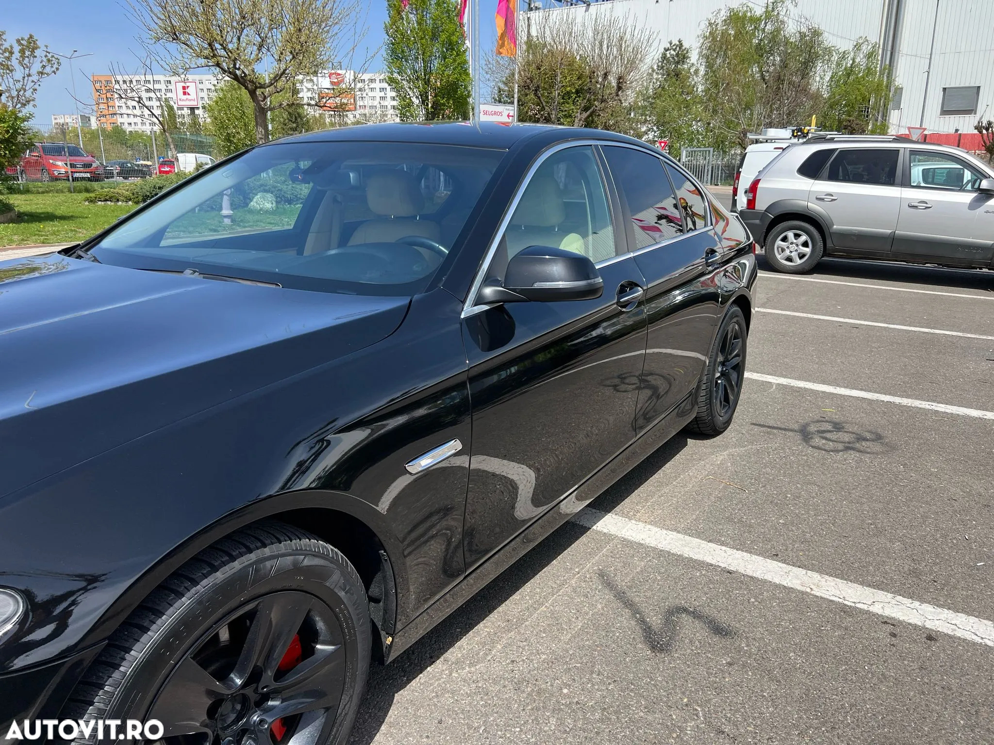 BMW Seria 5 525d xDrive AT - 2