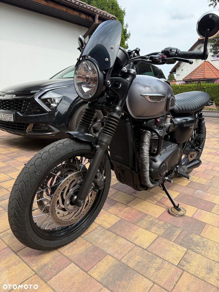 Triumph Bonneville - 9