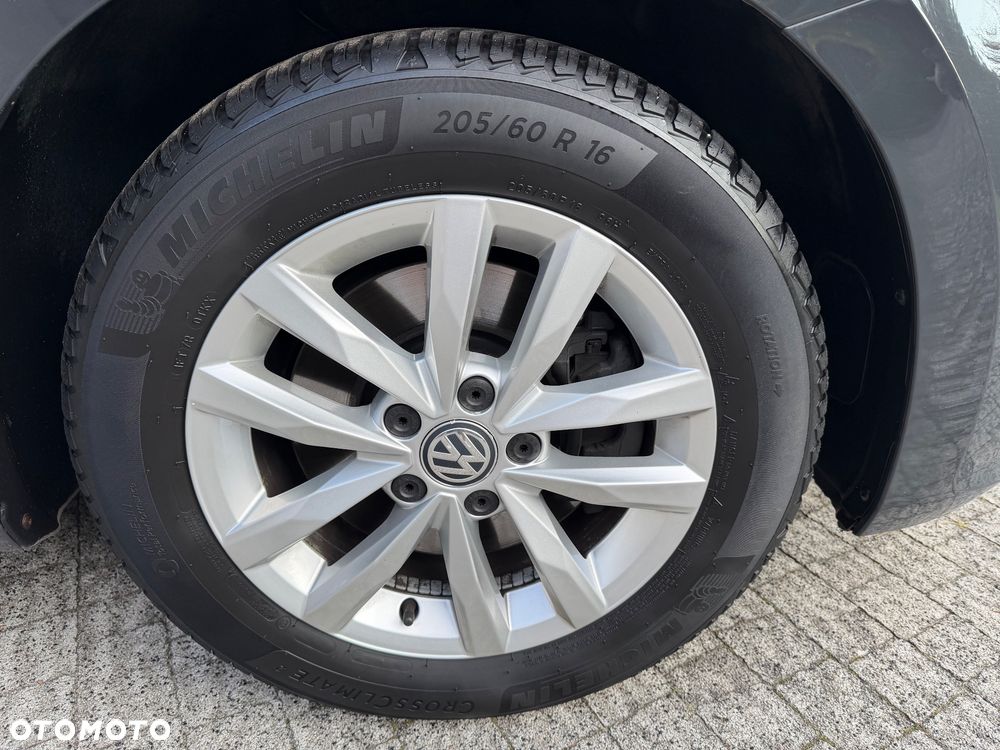 Volkswagen Touran 1.6 TDI SCR (BlueMotion Technology) Comfortline - 24