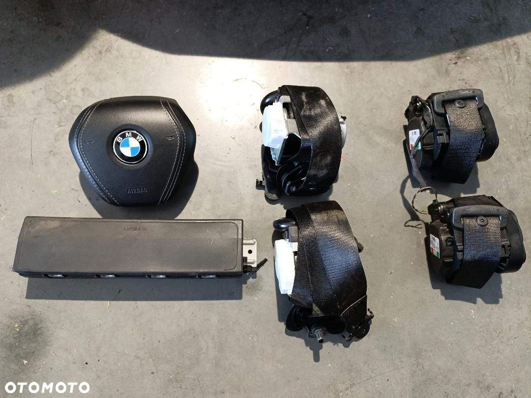 BMW 5 G30 G31 DESKA KONSOLA PASY AIRBAG KONSOLAG30 - 5