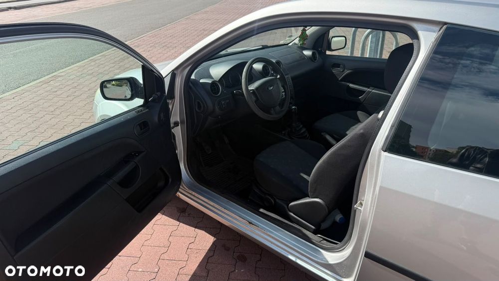 Ford Fiesta - 7