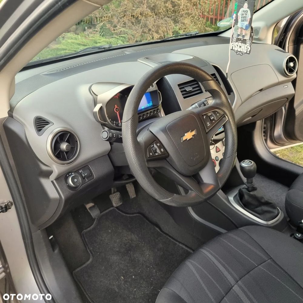 Chevrolet Aveo 1.4 16V LT - 23