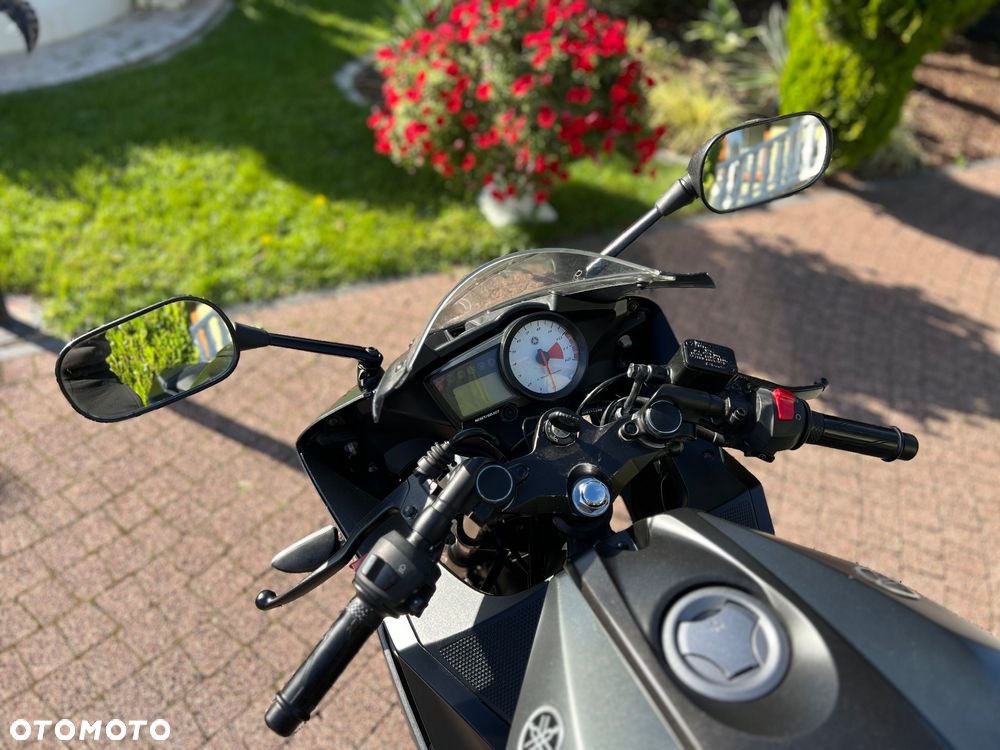Yamaha YZF - 31