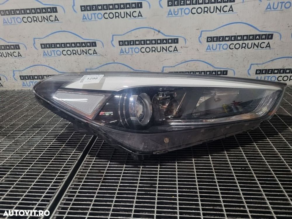 Far Dreapta Hyundai Tucson III 2015 - 2018 SUV 4 Usi (1298) Cu lupă - 1