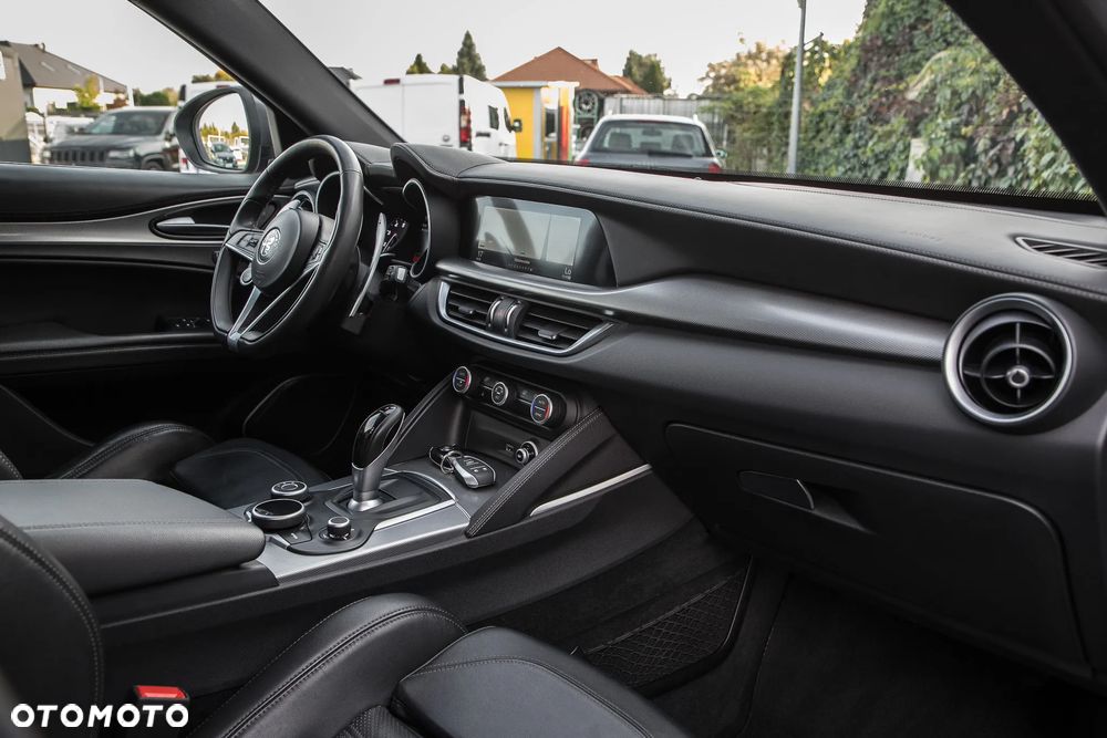 Alfa Romeo Stelvio 2.0 Turbo 16V AT8-Q4 Super - 34