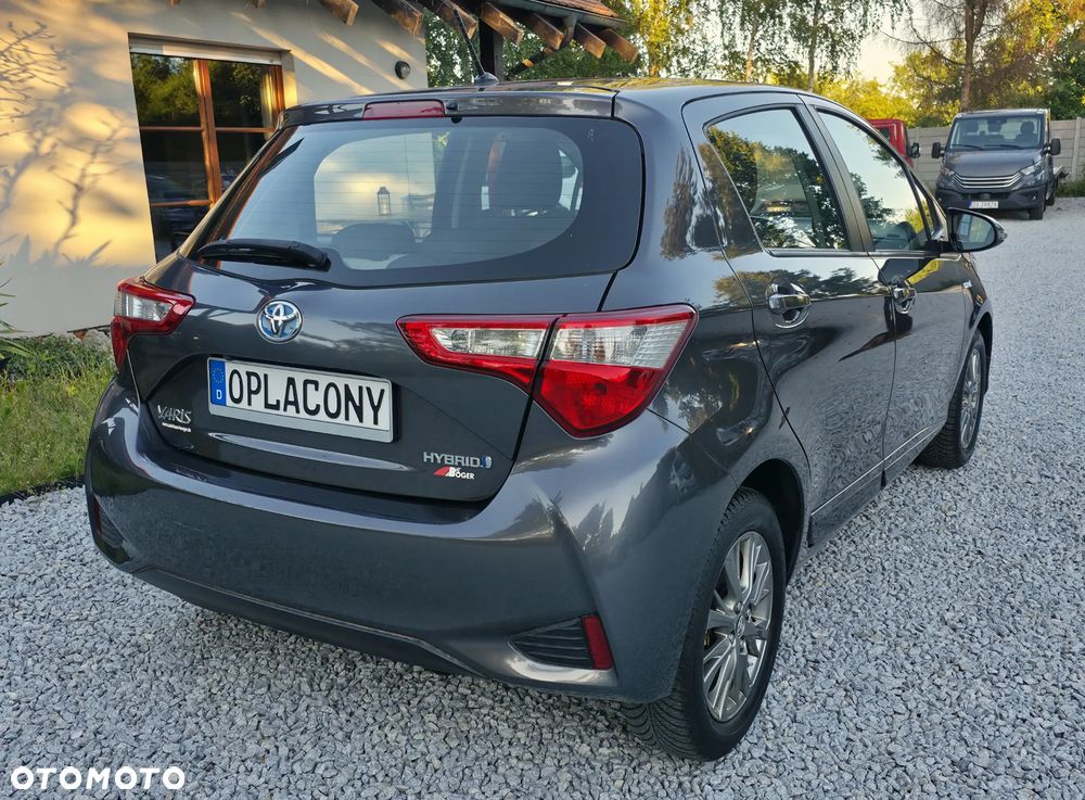 Toyota Yaris Hybrid 100 Business Edition - 4