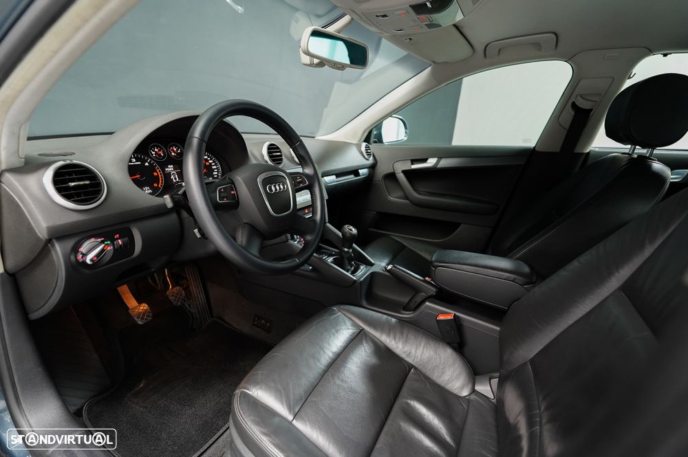 Audi A3 Sportback 1.6 TDI Attraction Business Line - 10