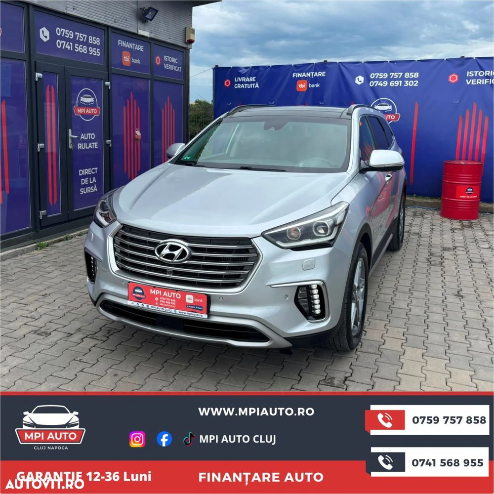 Hyundai Grand Santa Fe - 2