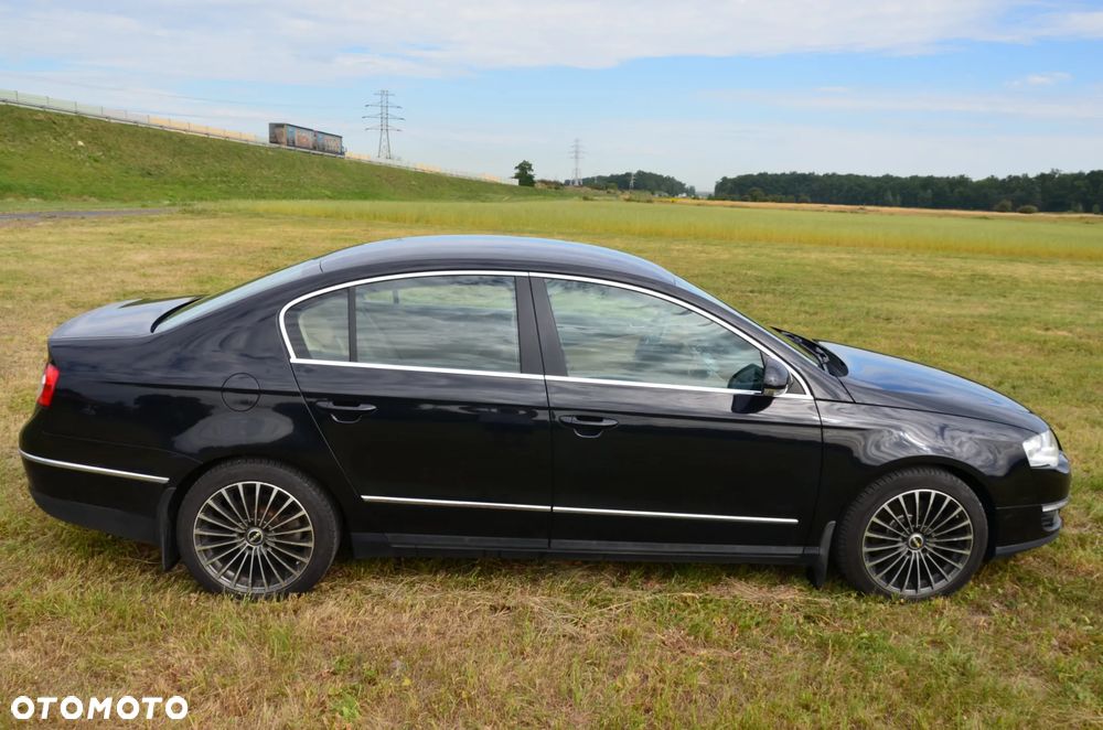 Volkswagen Passat 2.0 TDI DPF Highline - 5