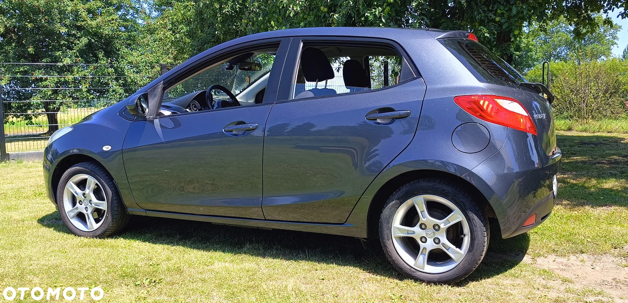 Mazda 2 - 5