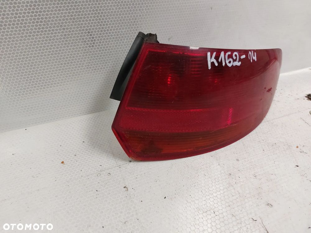.  LAMPA TYŁ TYLNA PRAWA AUDI A3 8P SPORTBACK - 2
