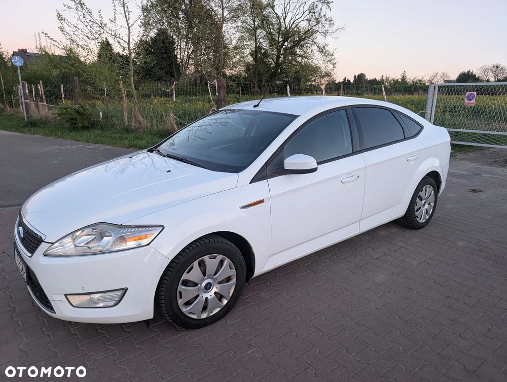 Ford Mondeo 1.6 Ambiente - 2
