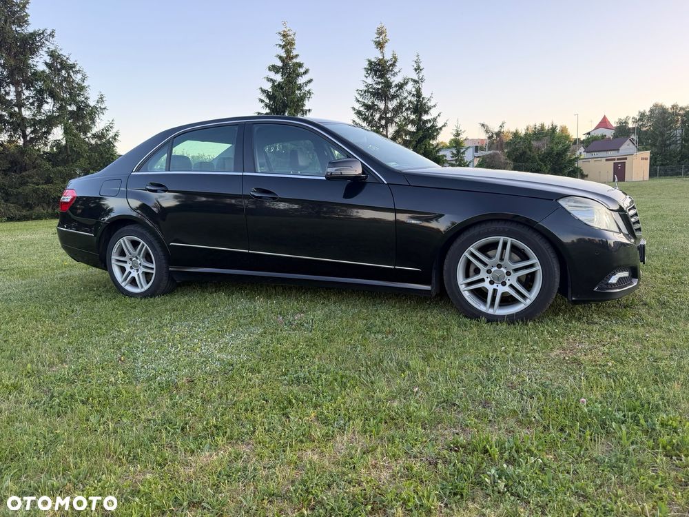 Mercedes-Benz Klasa E 220 CDI DPF BlueEFFICIENCY Automatik Avantgarde - 2