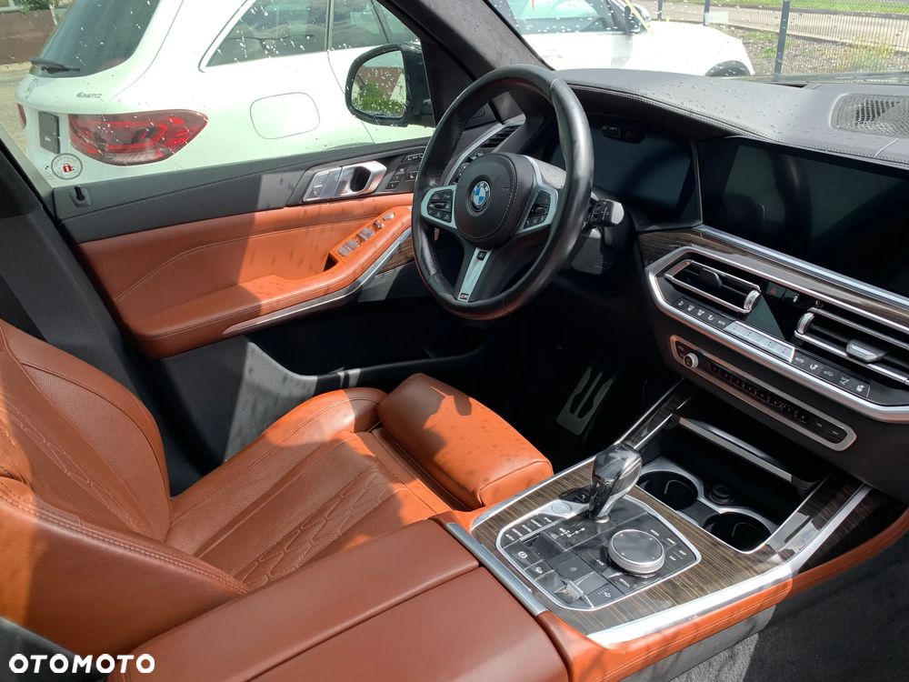BMW X7 - 12