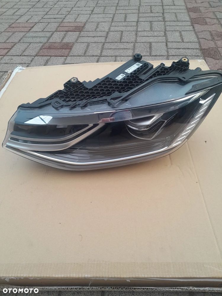 Vw Caddy 2K8941035C Lampa przód lewa