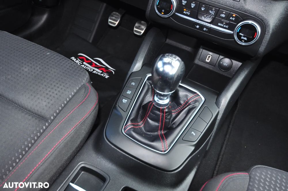 Ford Focus 1.5 EcoBoost Start-Stopp-System ST-LINE - 22