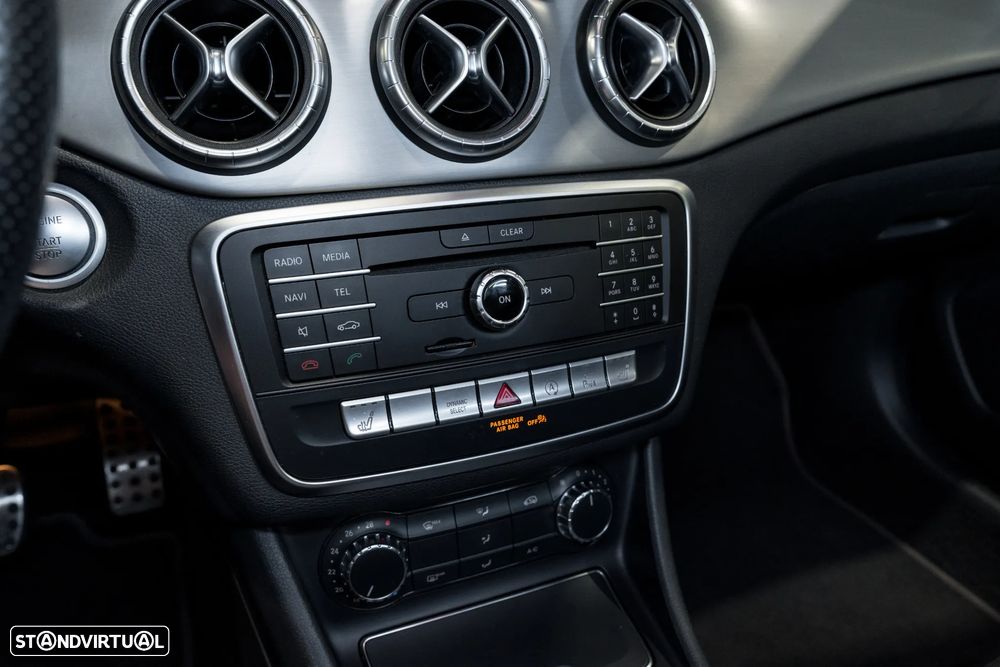 Mercedes-Benz CLA 200 Shooting Brake d 7G-DCT AMG Line - 17