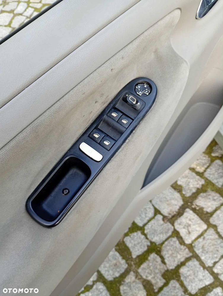 Peugeot 207 1.6 HDi 16V Sporty - 20