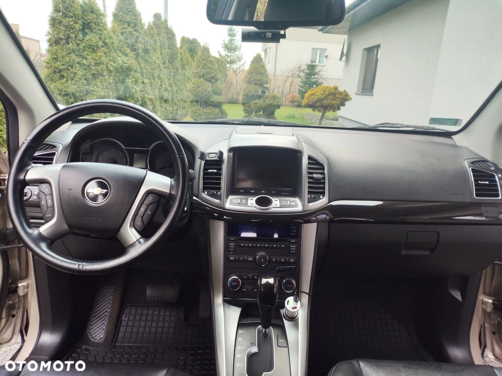 Chevrolet Captiva 2.2 D LTZ - 20