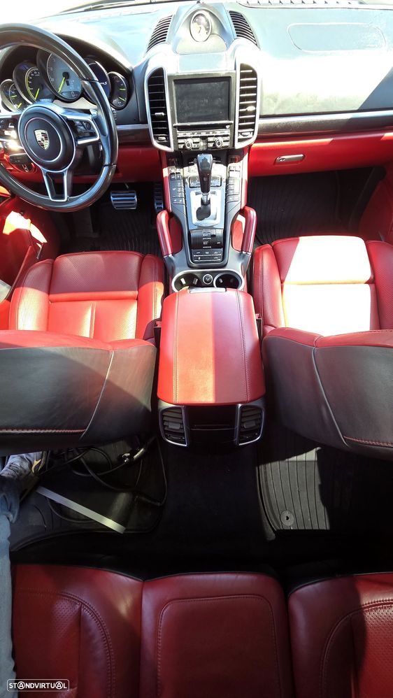 Porsche Cayenne S E-Hybrid Platinum Edition - 12