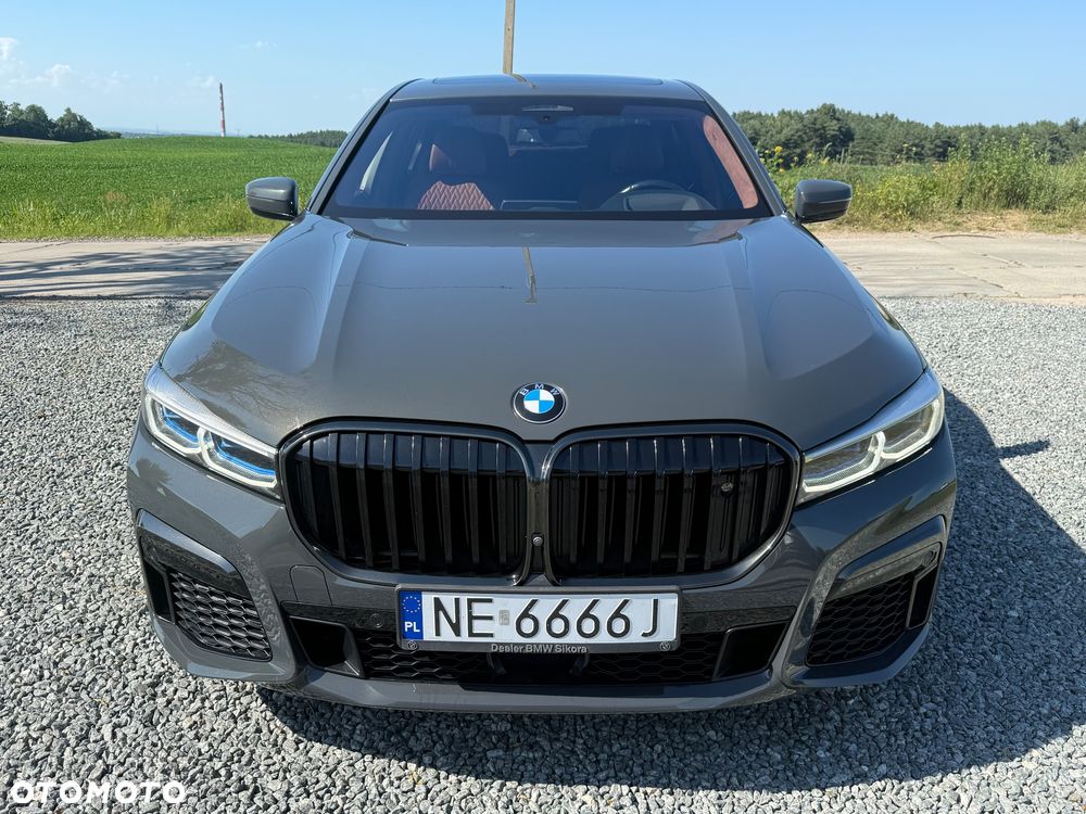 BMW Seria 7 750i xDrive sport - 2