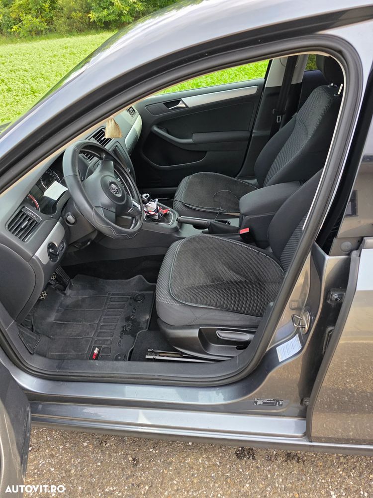 Volkswagen Jetta 1.2 TSI Comfortline - 8